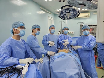 Phẫu thuật cứu sống cụ bà 82 tuổi xuất huyết tiêu hóa hiếm gặp