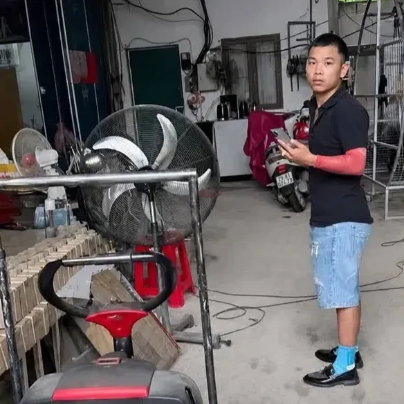 Phê chuẩn bắt khẩn cấp "Khánh Sky" sau vụ đến xưởng Vua Quạt livestream chửi bới Phê chuẩn bắt khẩn cấp "Khánh Sky" sau vụ đến xưởng Vua Quạt livestream chửi bới