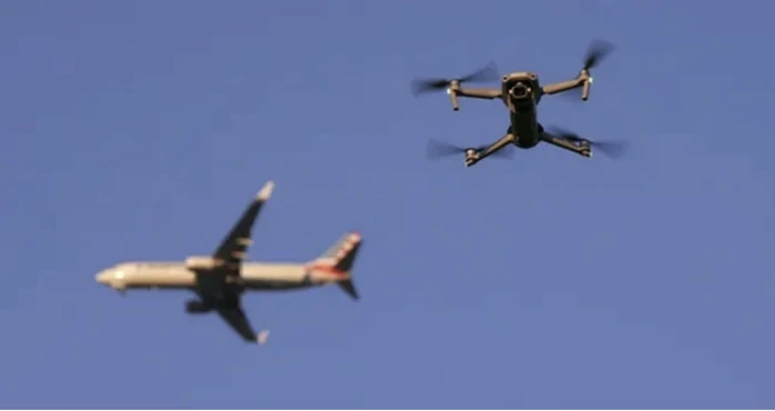 Phi công phát hiện UAV bay ngược hướng gần Nội Bài, 16 chuyến bay bị ảnh hưởng Phi công phát hiện UAV bay ngược hướng gần Nội Bài, 16 chuyến bay bị ảnh hưởng