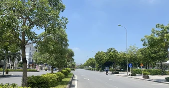 Phía Bắc nắng nóng, Nam bộ tiếp diễn mưa dông