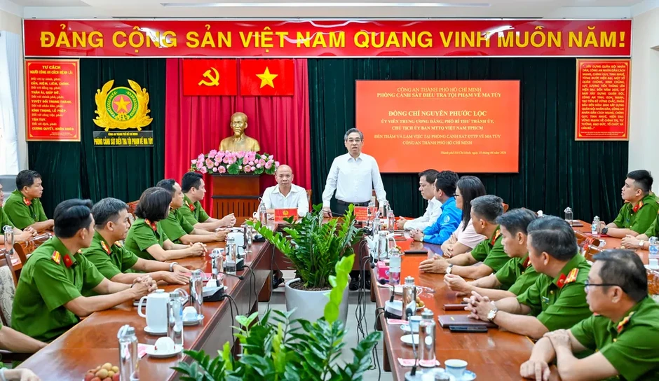 Phó Bí thư Thành ủy TPHCM Nguyễn Phước Lộc: Biểu dương sự tận tâm, tận hiến trấn áp tội phạm ma túy của Công an TPHCM Phó Bí thư Thành ủy TPHCM Nguyễn Phước Lộc: Biểu dương sự tận tâm, tận hiến trấn áp tội phạm ma túy của Công an TPHCM