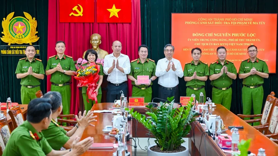 Phó Bí thư Thành ủy TPHCM Nguyễn Phước Lộc: Biểu dương sự tận tâm, tận hiến trấn áp tội phạm ma túy của Công an TPHCM Phó Bí thư Thành ủy TPHCM Nguyễn Phước Lộc: Biểu dương sự tận tâm, tận hiến trấn áp tội phạm ma túy của Công an TPHCM