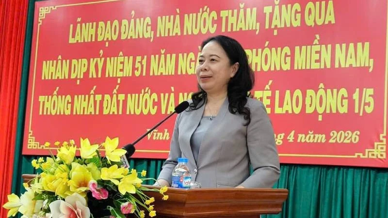 Phó Chủ tịch nước Võ Thị Ánh Xuân thăm, tặng quà tại Vĩnh Long Phó Chủ tịch nước Võ Thị Ánh Xuân thăm, tặng quà tại Vĩnh Long