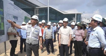 Phó Chủ tịch Quốc hội Nguyễn Hồng Diên kiểm tra dự án sân bay Long Thành