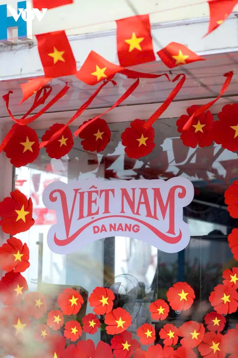 Phố đi bộ Bạch Đằng ở Đà Nẵng tấp nập du khách check-in dịp lễ 30/4 - 1/5 Phố đi bộ Bạch Đằng ở Đà Nẵng tấp nập du khách check-in dịp lễ 30/4 - 1/5