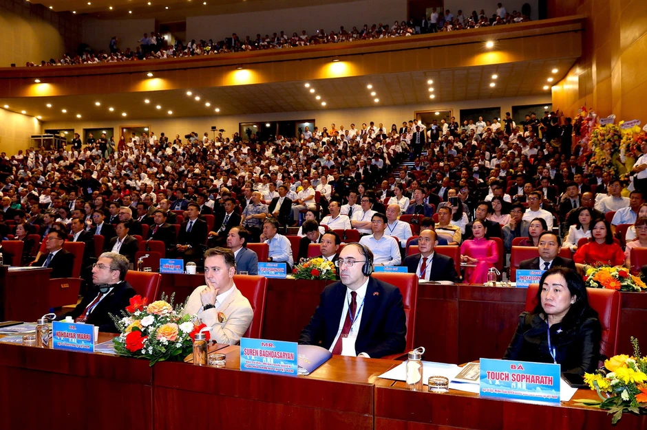 Phó Thủ tướng Chính phủ đề nghị Gia Lai tiếp tục quan tâm, hỗ trợ doanh nghiệp Phó Thủ tướng Chính phủ đề nghị Gia Lai tiếp tục quan tâm, hỗ trợ doanh nghiệp