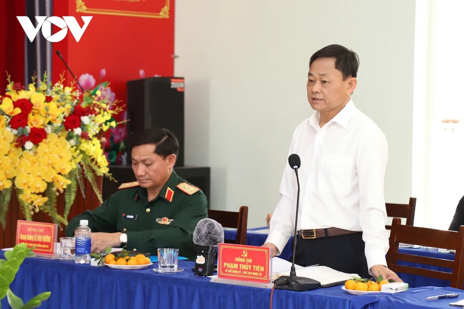 Phó Thủ tướng Hồ Quốc Dũng chỉ đạo làm rõ từng nguyên nhân nghèo tại Ea Bung Phó Thủ tướng Hồ Quốc Dũng chỉ đạo làm rõ từng nguyên nhân nghèo tại Ea Bung