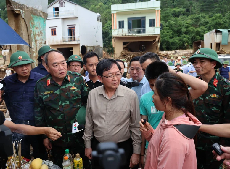 Phó Thủ tướng Hồ Quốc Dũng kiểm tra công tác khắc phục hậu quả lũ quét tại xã Mường Than, Lai Châu Phó Thủ tướng Hồ Quốc Dũng kiểm tra công tác khắc phục hậu quả lũ quét tại xã Mường Than, Lai Châu