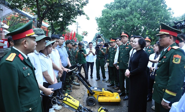 Phó Thủ tướng Phạm Thị Thanh Trà dự Lễ truy điệu, an táng hài cốt liệt sĩ tại Quảng Ngãi Phó Thủ tướng Phạm Thị Thanh Trà dự Lễ truy điệu, an táng hài cốt liệt sĩ tại Quảng Ngãi