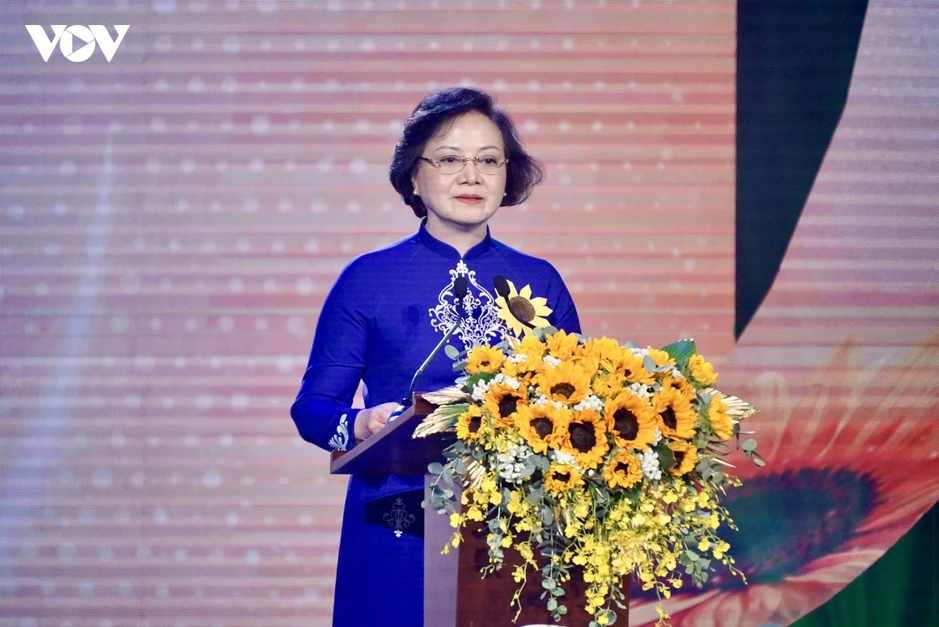 Phó Thủ tướng Phạm Thị Thanh Trà kêu gọi chung tay hỗ trợ bệnh nhân ung thư nghèo Phó Thủ tướng Phạm Thị Thanh Trà kêu gọi chung tay hỗ trợ bệnh nhân ung thư nghèo