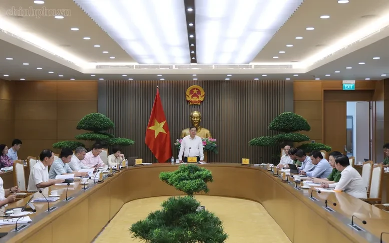 Phó Thủ tướng Thường trực Phạm Gia Túc: Ưu tiên thu gom, vận chuyển rác thải khi thí điểm xe ba bánh điện Phó Thủ tướng Thường trực Phạm Gia Túc: Ưu tiên thu gom, vận chuyển rác thải khi thí điểm xe ba bánh điện