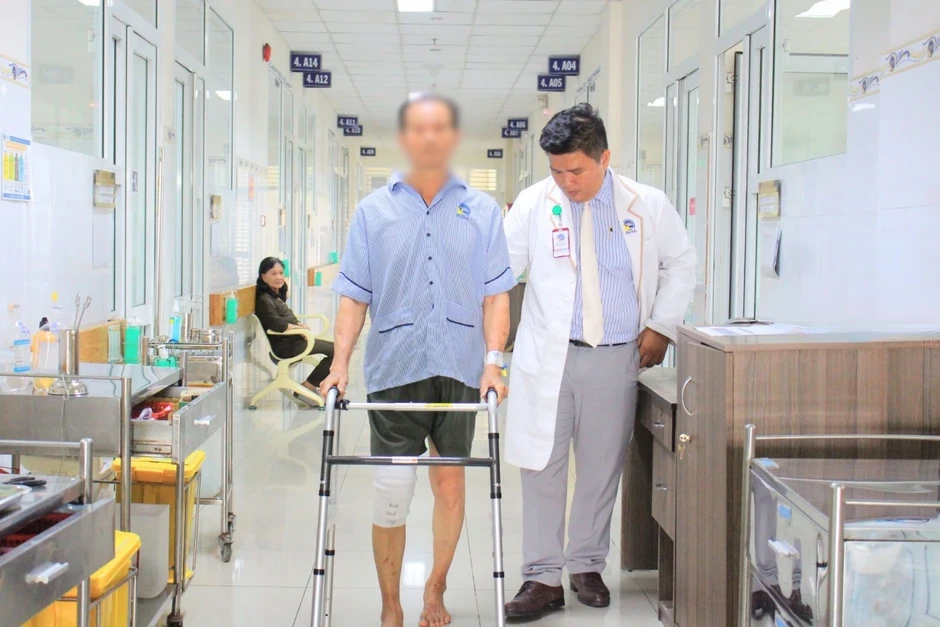 Phối hợp đa chuyên khoa cứu khớp gối thoái hóa nặng ở người cao tuổi Phối hợp đa chuyên khoa cứu khớp gối thoái hóa nặng ở người cao tuổi