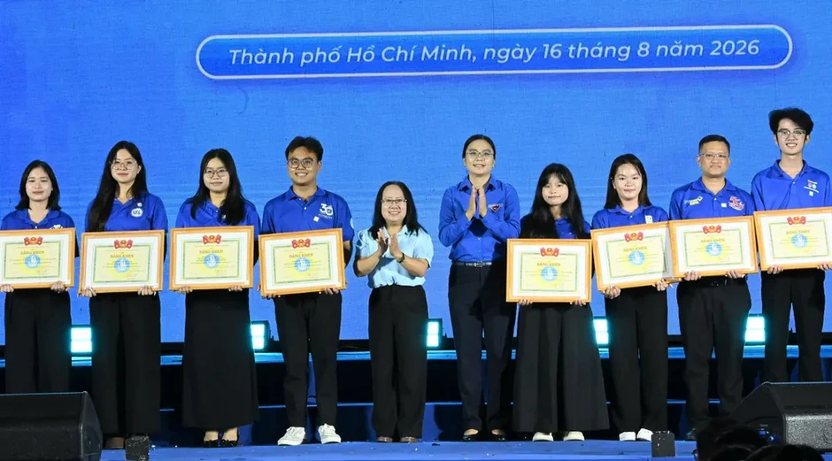 Phong trào tình nguyện - điểm sáng đáng tự hào của tuổi trẻ TPHCM Phong trào tình nguyện - điểm sáng đáng tự hào của tuổi trẻ TPHCM
