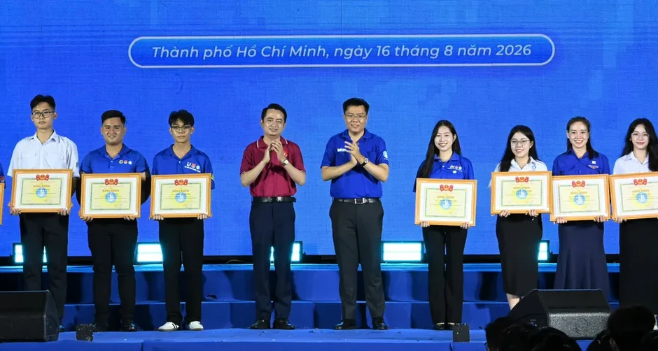 Phong trào tình nguyện - điểm sáng đáng tự hào của tuổi trẻ TPHCM Phong trào tình nguyện - điểm sáng đáng tự hào của tuổi trẻ TPHCM