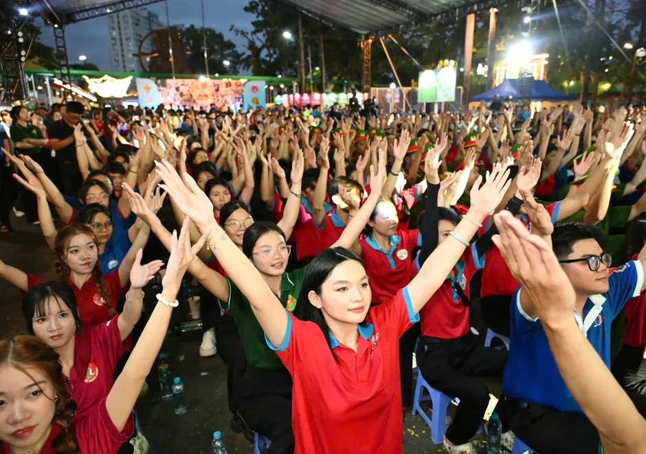 Phong trào tình nguyện - điểm sáng đáng tự hào của tuổi trẻ TPHCM Phong trào tình nguyện - điểm sáng đáng tự hào của tuổi trẻ TPHCM