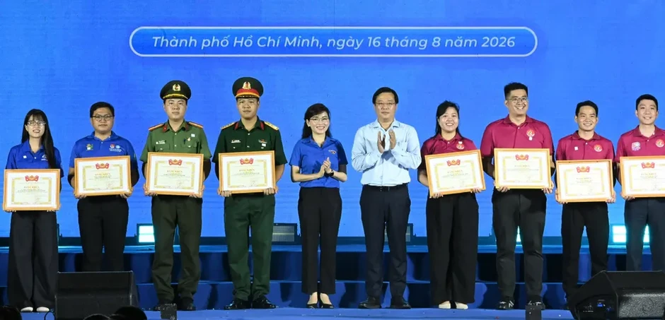 Phong trào tình nguyện - điểm sáng đáng tự hào của tuổi trẻ TPHCM Phong trào tình nguyện - điểm sáng đáng tự hào của tuổi trẻ TPHCM