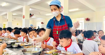 Phụ huynh có thêm kênh giám sát bữa ăn học đường