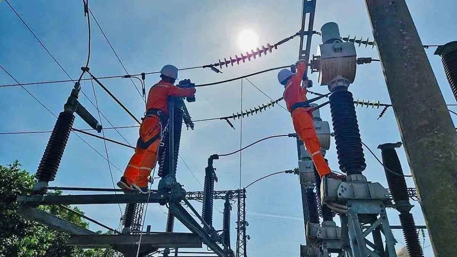 Phụ tải điện miền Bắc liên tục lập kỷ lục: EVNNPC kêu gọi tăng cường tiết kiệm Phụ tải điện miền Bắc liên tục lập kỷ lục: EVNNPC kêu gọi tăng cường tiết kiệm