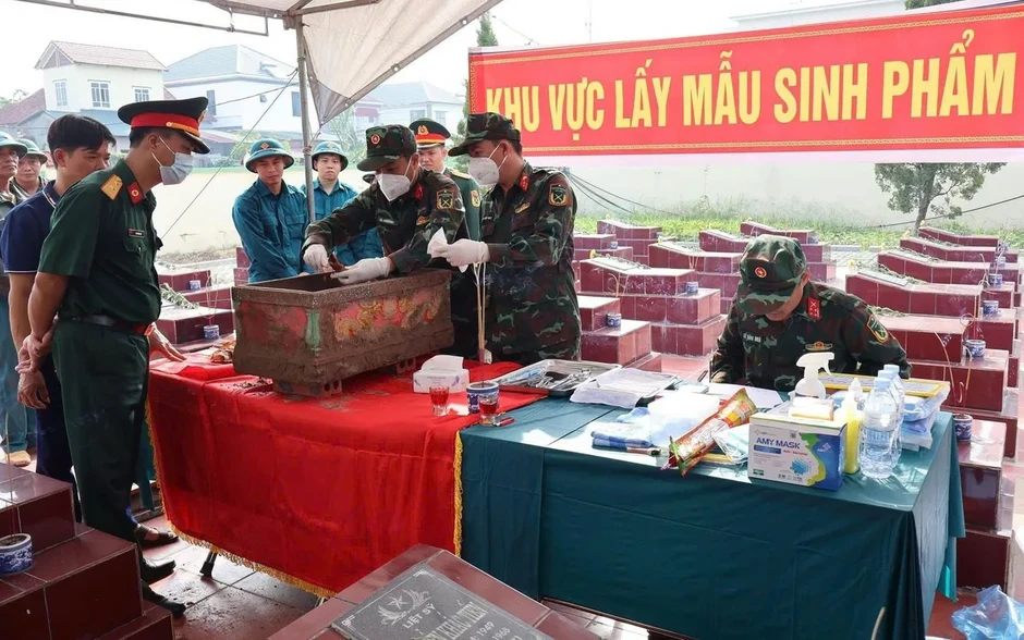 Phú Thọ bàn giao hơn 700 mẫu hài cốt liệt sĩ phục vụ giám định ADN Phú Thọ bàn giao hơn 700 mẫu hài cốt liệt sĩ phục vụ giám định ADN