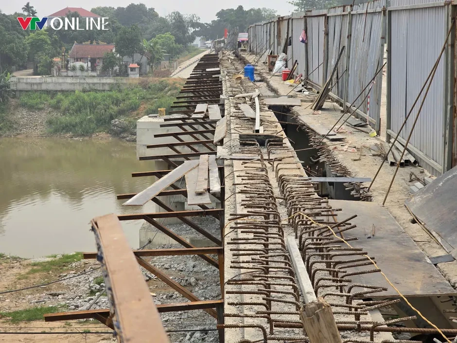 Phú Thọ: Gấp rút sửa chữa cầu Tứ Mỹ, phấn đấu thông xe dịp 30/4 Phú Thọ: Gấp rút sửa chữa cầu Tứ Mỹ, phấn đấu thông xe dịp 30/4