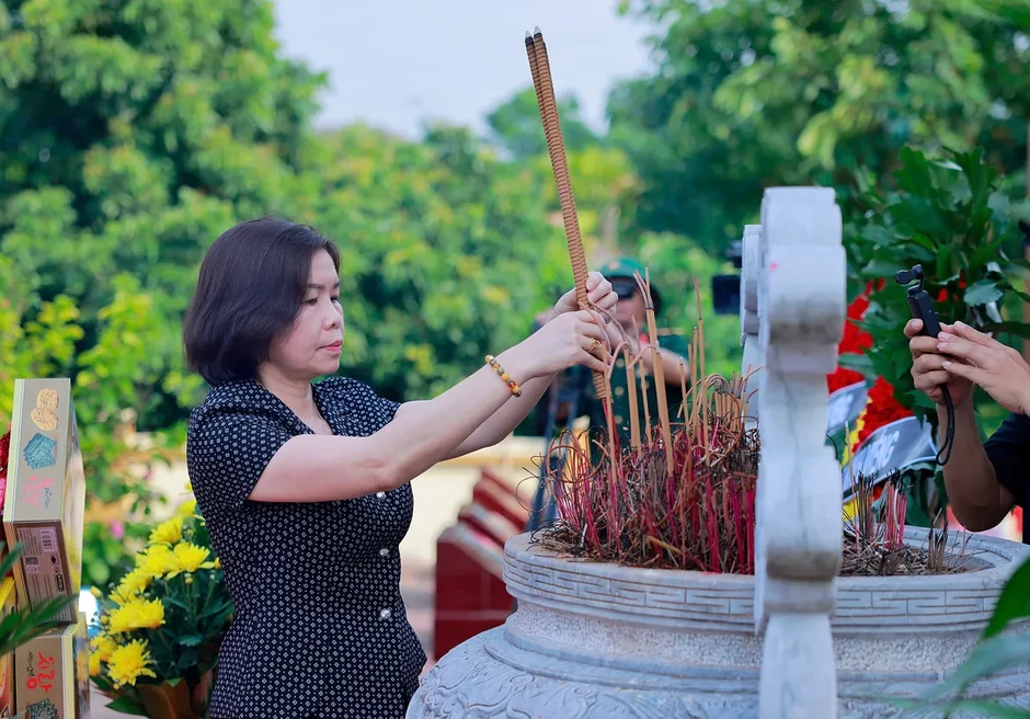 Phú Thọ lấy mẫu ADN hài cốt liệt sĩ chưa xác định danh tính, phấn đấu hoàn thành trước tháng 3/2027 Phú Thọ lấy mẫu ADN hài cốt liệt sĩ chưa xác định danh tính, phấn đấu hoàn thành trước tháng 3/2027