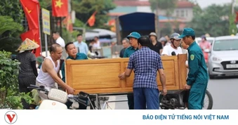 Phú Thọ phong tỏa khu vực sụt lún, di dời hơn chục hộ dân bên bờ sông Thao