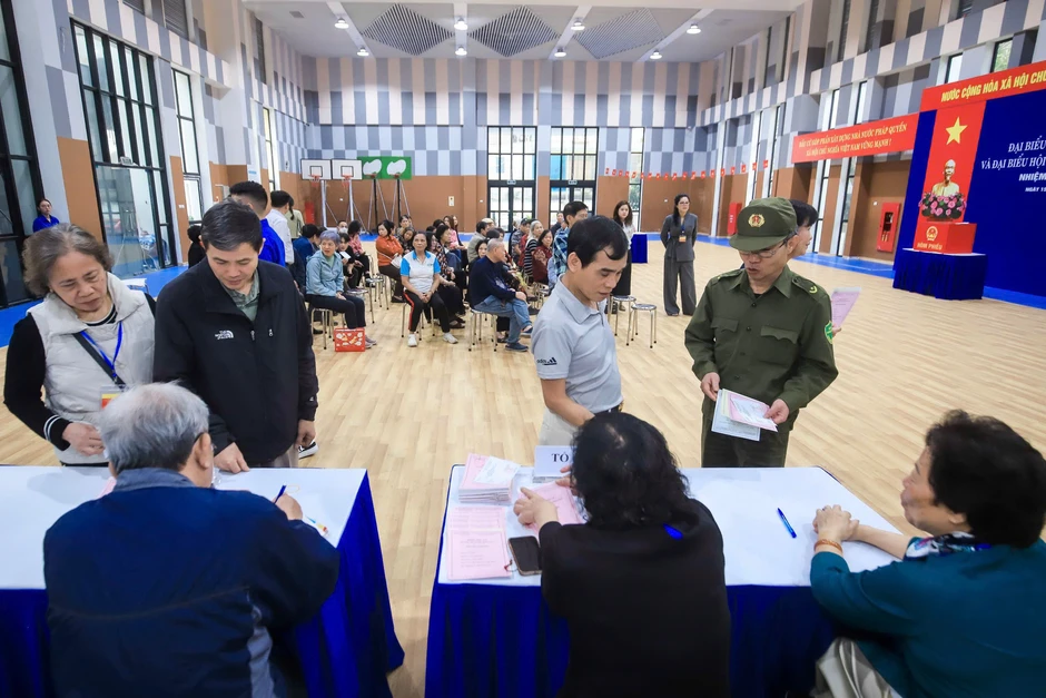 Phường có hơn 6 vạn cử tri vận hành thử quy trình bỏ phiếu bầu cử Phường có hơn 6 vạn cử tri vận hành thử quy trình bỏ phiếu bầu cử