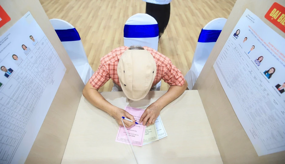 Phường có hơn 6 vạn cử tri vận hành thử quy trình bỏ phiếu bầu cử Phường có hơn 6 vạn cử tri vận hành thử quy trình bỏ phiếu bầu cử