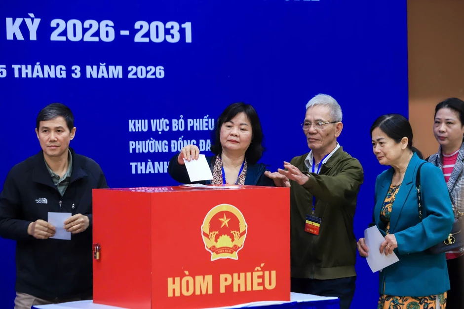 Phường có hơn 6 vạn cử tri vận hành thử quy trình bỏ phiếu bầu cử Phường có hơn 6 vạn cử tri vận hành thử quy trình bỏ phiếu bầu cử