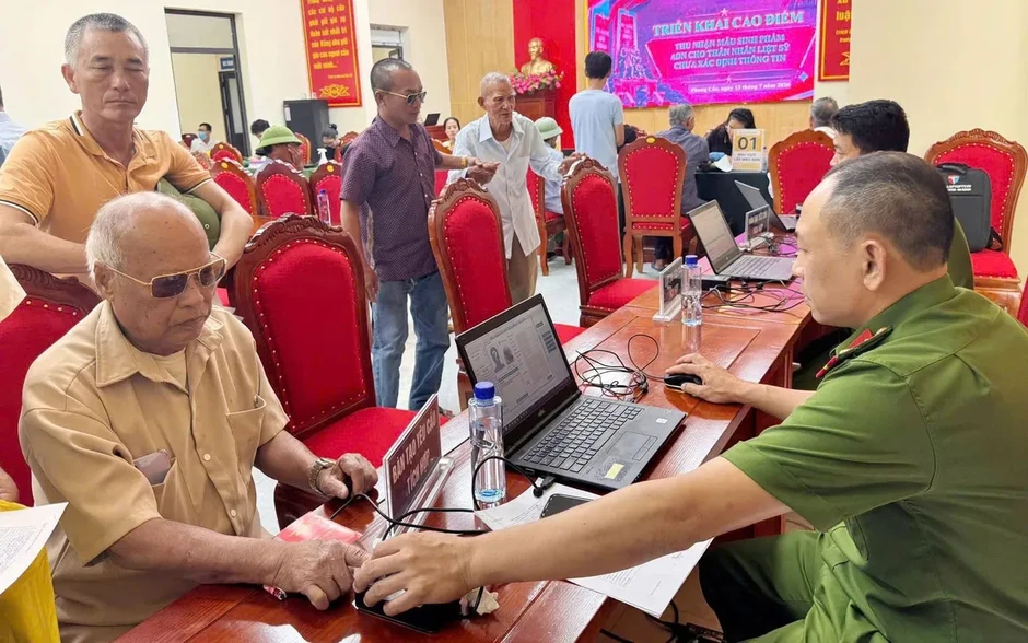 Phường Hà An (Quảng Ninh) đồng hành cùng thân nhân liệt sĩ lấy mẫu ADN xác định danh tính Phường Hà An (Quảng Ninh) đồng hành cùng thân nhân liệt sĩ lấy mẫu ADN xác định danh tính