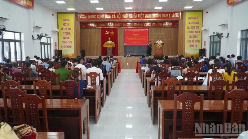 Phường Hương Trà triển khai chiến dịch 30 ngày chuẩn hóa dữ liệu tương tác công dân số Phường Hương Trà triển khai chiến dịch 30 ngày chuẩn hóa dữ liệu tương tác công dân số