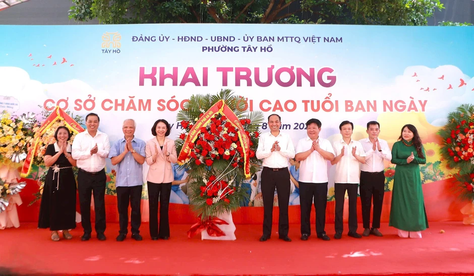 Phường Tây Hồ (Hà Nội) thí điểm mô hình chăm sóc người cao tuổi ban ngày tại cộng đồng Phường Tây Hồ (Hà Nội) thí điểm mô hình chăm sóc người cao tuổi ban ngày tại cộng đồng