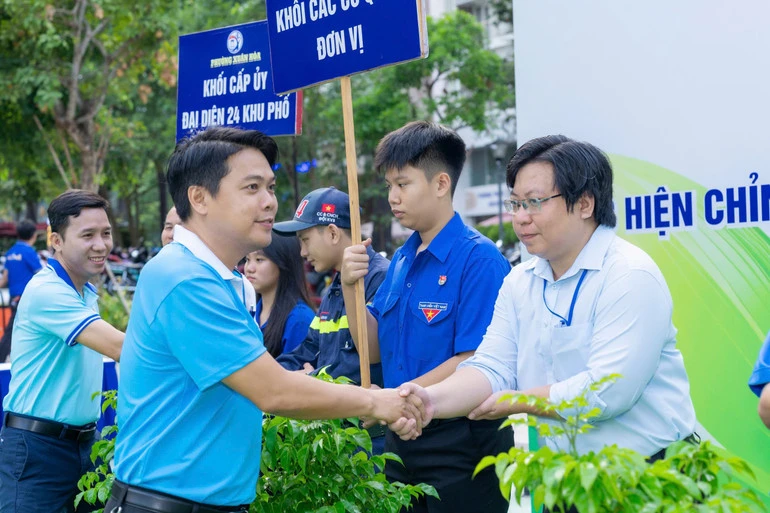 Phường trung tâm Thành phố Hồ Chí Minh ra quân chỉnh trang đô thị Phường trung tâm Thành phố Hồ Chí Minh ra quân chỉnh trang đô thị