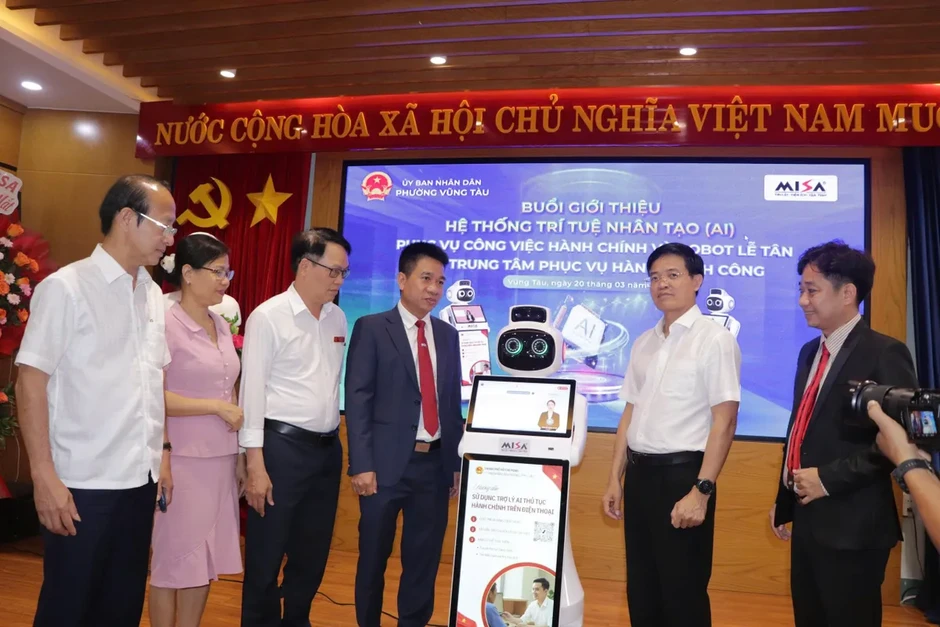 Phường Vũng Tàu dùng Robot AI hướng dẫn người dân làm thủ tục hành chính