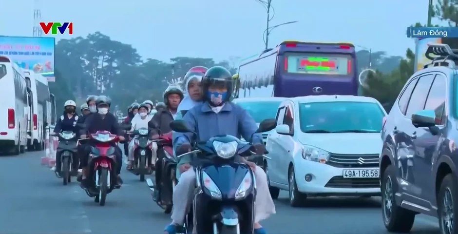 Quá tải bãi đỗ xe tại trung tâm Đà Lạt Quá tải bãi đỗ xe tại trung tâm Đà Lạt