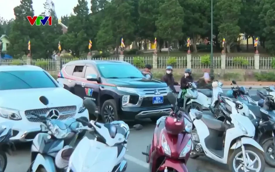 Quá tải bãi đỗ xe tại trung tâm Đà Lạt Quá tải bãi đỗ xe tại trung tâm Đà Lạt