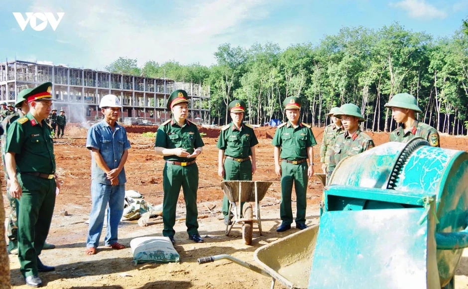 Quân đoàn 34 nỗ lực đưa trường nội trú liên cấp vùng biên Gia Lai về đích