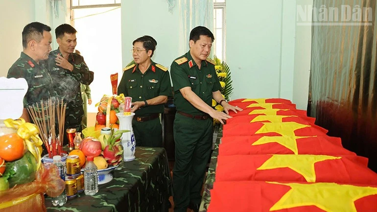 Quân đoàn 34 phát hiện và quy tập 12 hài cốt liệt sĩ Quân đoàn 34 phát hiện và quy tập 12 hài cốt liệt sĩ