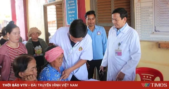 Quân khu 5 chăm sóc sức khỏe, sẻ chia cùng nhân dân Campuchia dịp Tết Chol Chnam Thmey