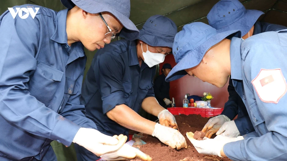 Quân khu 7 khen thưởng lực lượng tìm kiếm, quy tập 26 hài cốt liệt sĩ ở Đồng Nai Quân khu 7 khen thưởng lực lượng tìm kiếm, quy tập 26 hài cốt liệt sĩ ở Đồng Nai