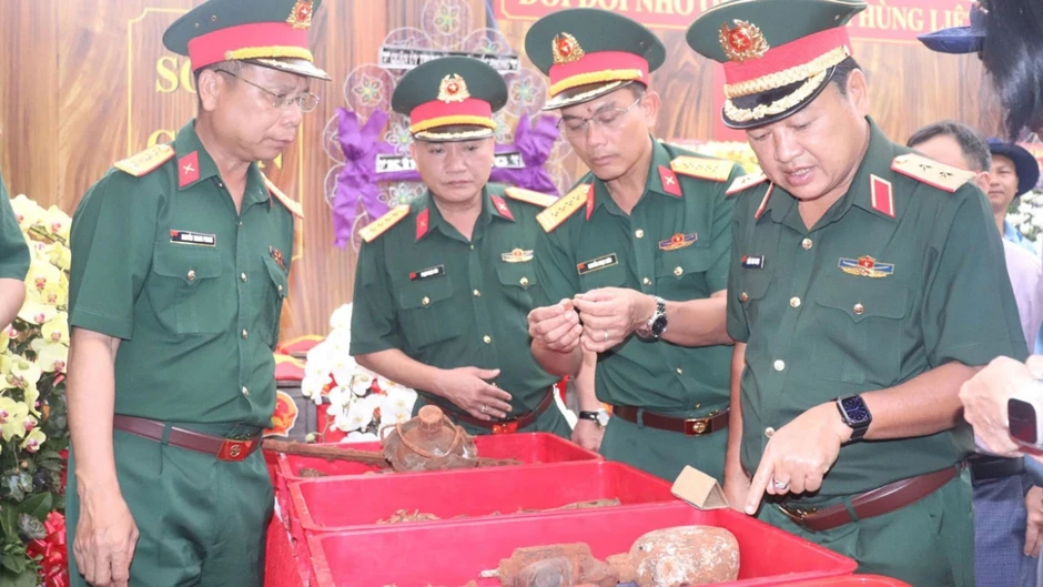 Quân khu 7 khen thưởng lực lượng tìm kiếm, quy tập 26 hài cốt liệt sĩ ở Đồng Nai Quân khu 7 khen thưởng lực lượng tìm kiếm, quy tập 26 hài cốt liệt sĩ ở Đồng Nai