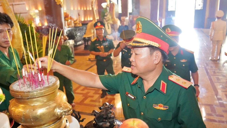 Quân khu 7 tri ân người có công và động viên lực lượng tìm kiếm hài cốt liệt sĩ