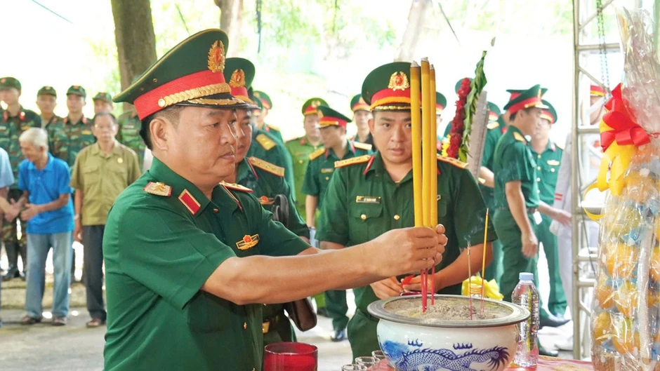Quân khu 7 tri ân người có công và động viên lực lượng tìm kiếm hài cốt liệt sĩ