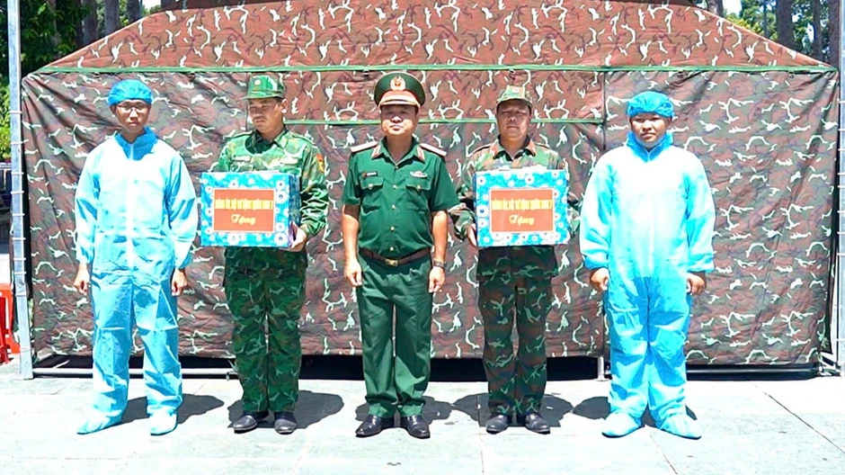 Quân khu 7 tri ân người có công và động viên lực lượng tìm kiếm hài cốt liệt sĩ