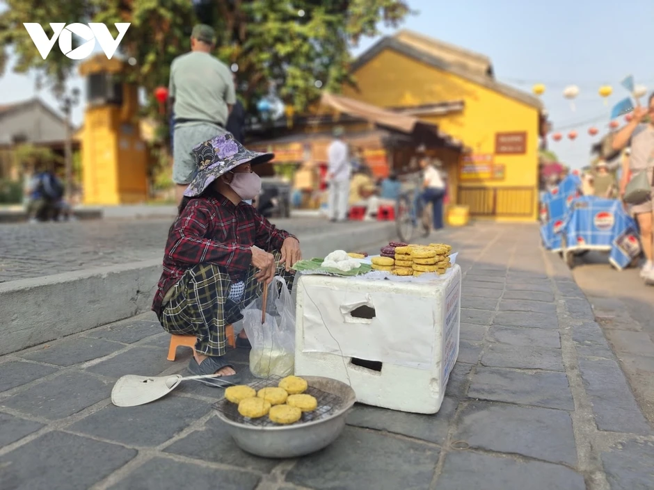 Quản lý vỉa hè ở Đà Nẵng: Giải pháp “mét vuông sinh lời”- “mét vuông sinh tồn” Quản lý vỉa hè ở Đà Nẵng: Giải pháp “mét vuông sinh lời”- “mét vuông sinh tồn”