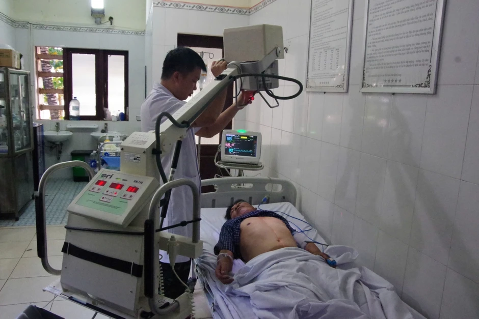 Quân y Trường Sa cấp cứu kịp thời ngư dân bị tắc mật Quân y Trường Sa cấp cứu kịp thời ngư dân bị tắc mật