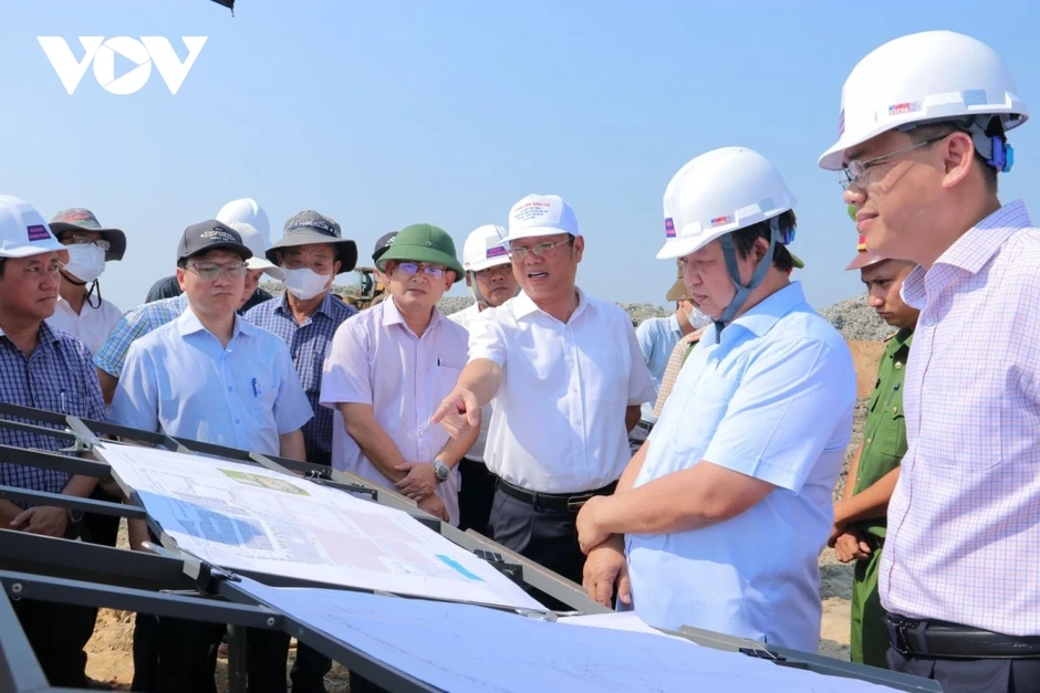 Quảng Ngãi: Bãi rác quá tải, nhà máy xử lý rác thải chậm tiến độ Quảng Ngãi: Bãi rác quá tải, nhà máy xử lý rác thải chậm tiến độ