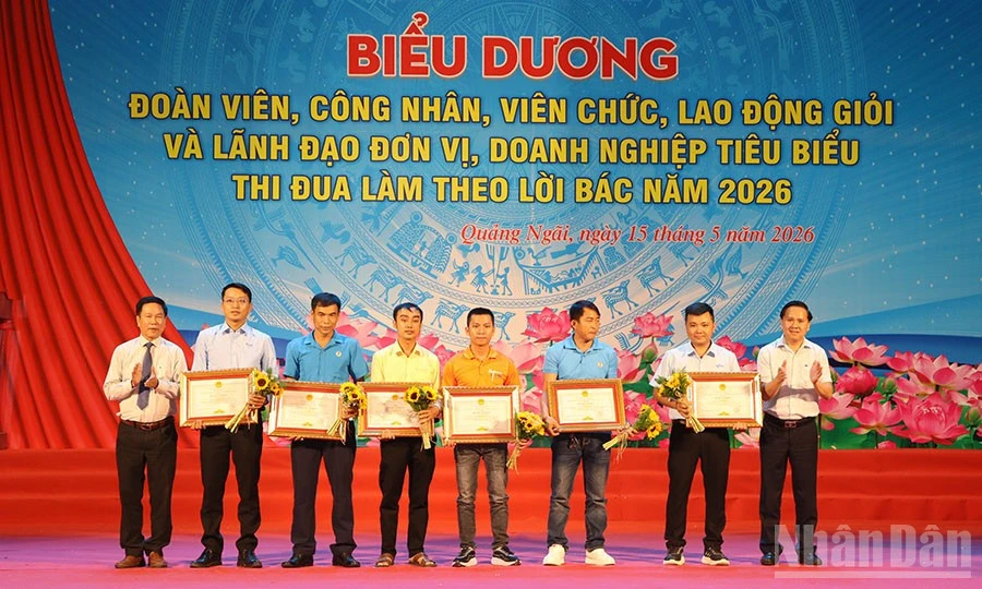 Quảng Ngãi biểu dương tập thể, cá nhân tiêu biểu thi đua làm theo lời Bác Quảng Ngãi biểu dương tập thể, cá nhân tiêu biểu thi đua làm theo lời Bác