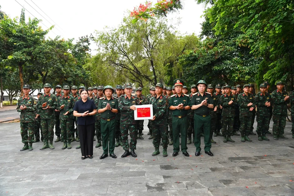 Quảng Ngãi: Kiểm tra, động viên lực lượng tham gia Chiến dịch 500 ngày đêm tìm kiếm hài cốt liệt sĩ Quảng Ngãi: Kiểm tra, động viên lực lượng tham gia Chiến dịch 500 ngày đêm tìm kiếm hài cốt liệt sĩ