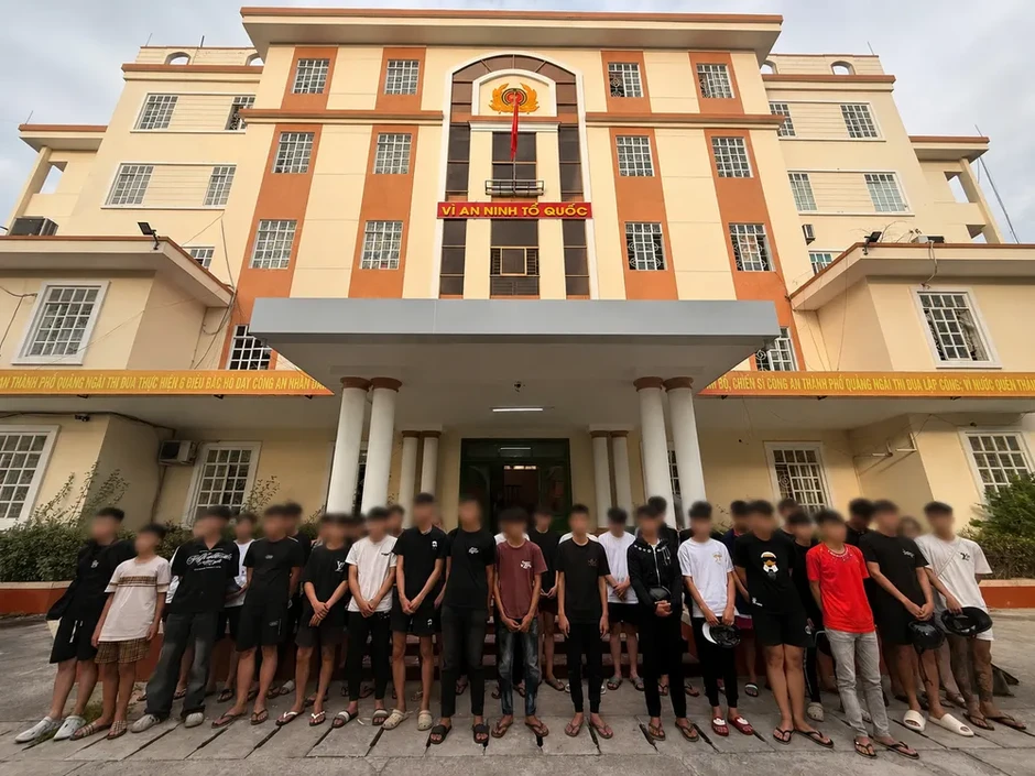 Quảng Ngãi: Ngăn chặn hơn 220 thanh thiếu niên tụ tập, có biểu hiện đua xe trái phép Quảng Ngãi: Ngăn chặn hơn 220 thanh thiếu niên tụ tập, có biểu hiện đua xe trái phép